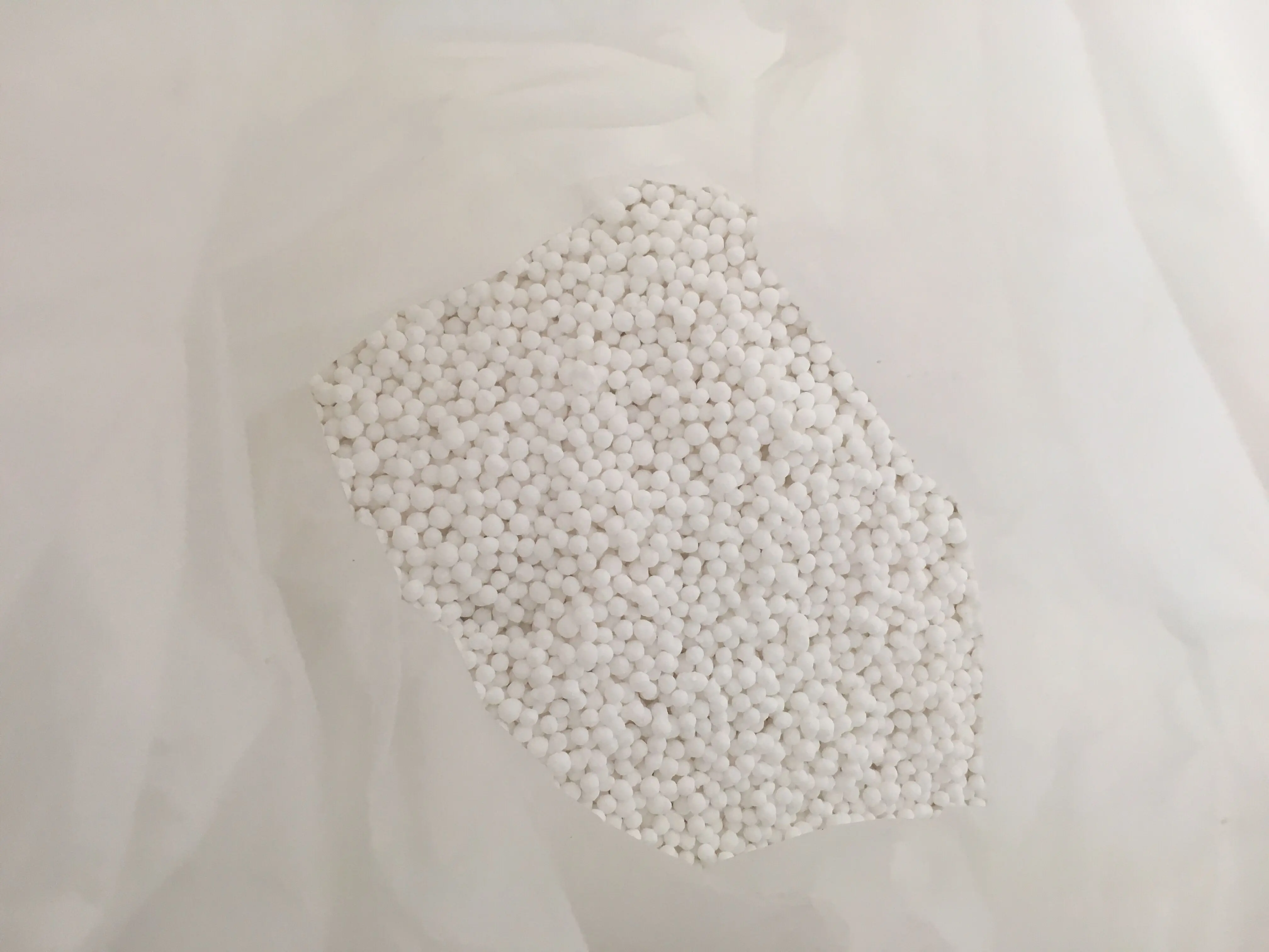 Calcium Chloride Dihydrate Balls product photo 4